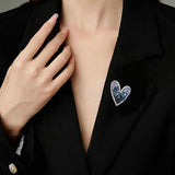 2025 Niche fashion pin women's anti-light corsage neckline accessories contrasting color design sense gradual change color crystal love brooch